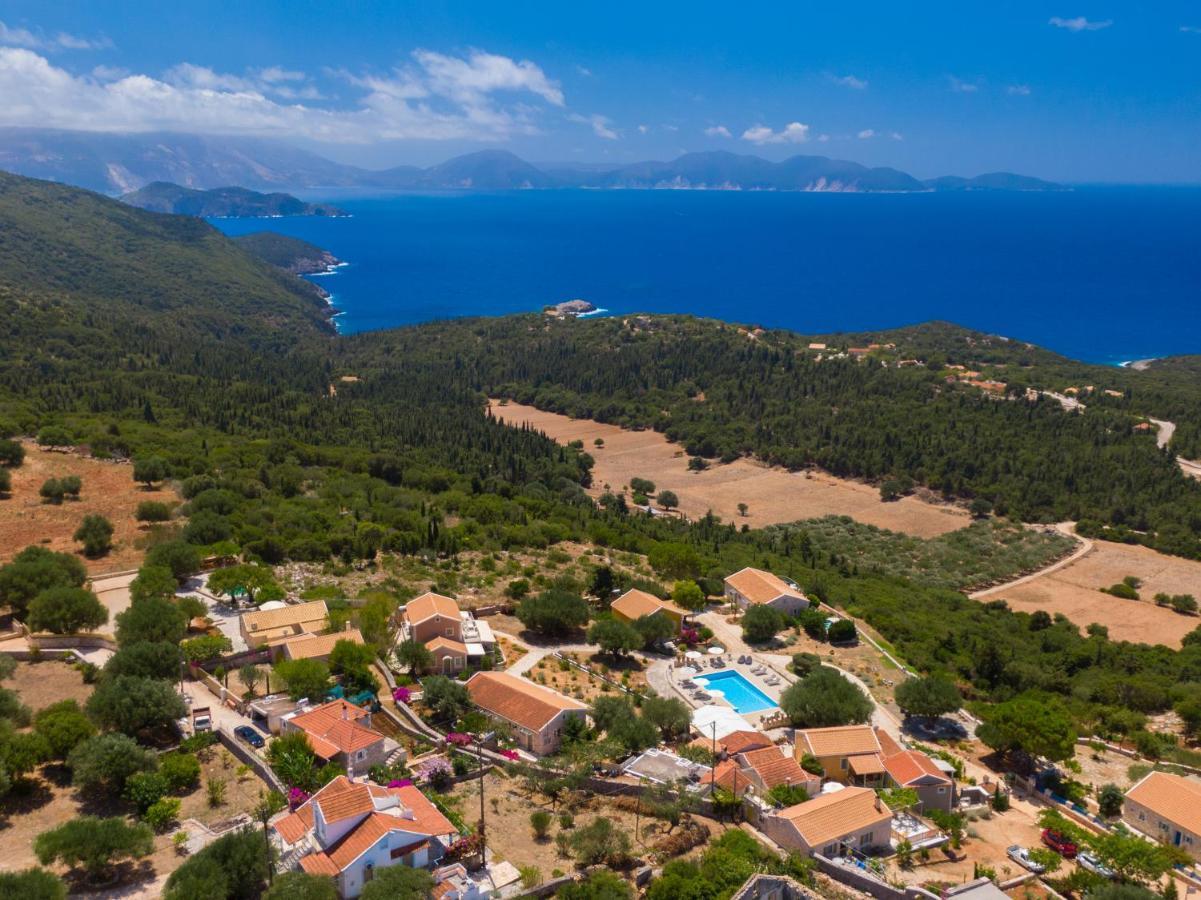 Blue Horizon Cottages Tzamarelata ภายนอก รูปภาพ