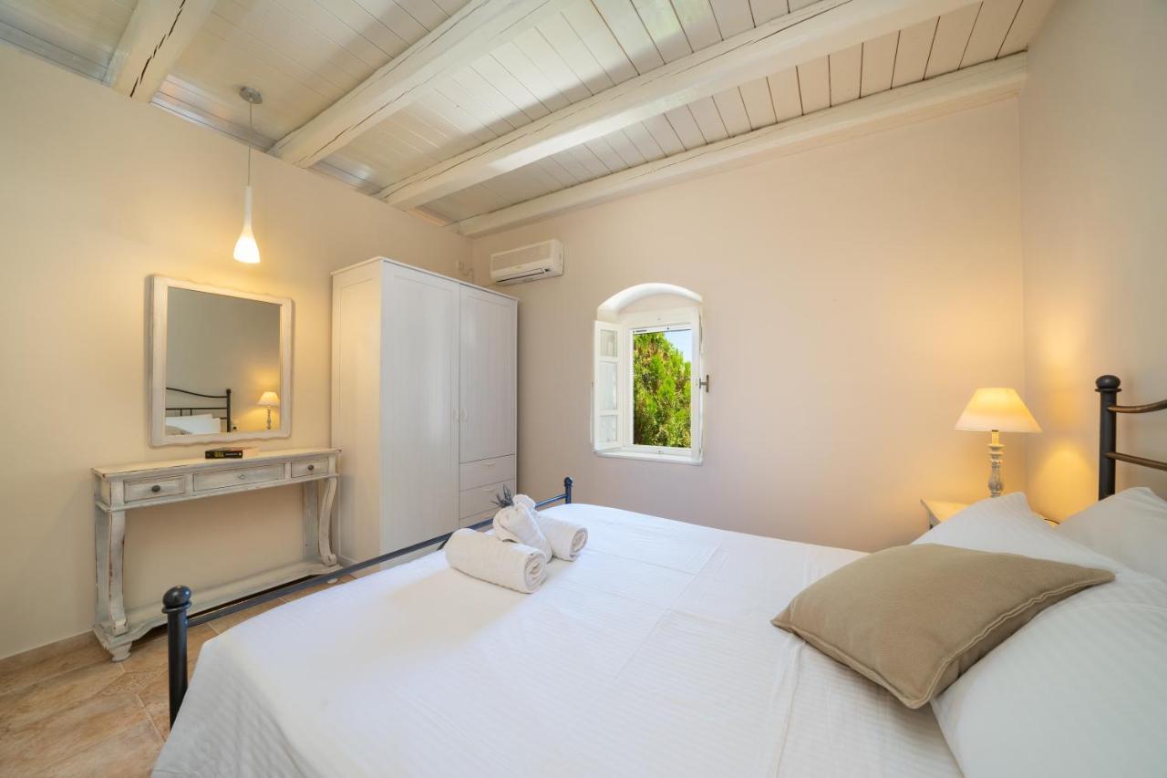 Blue Horizon Cottages Tzamarelata ภายนอก รูปภาพ